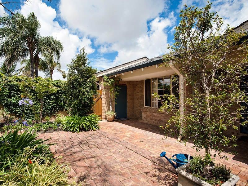 110 Casserly Drive, Leeming WA 6149