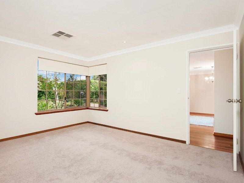 110 Casserly Drive, Leeming WA 6149