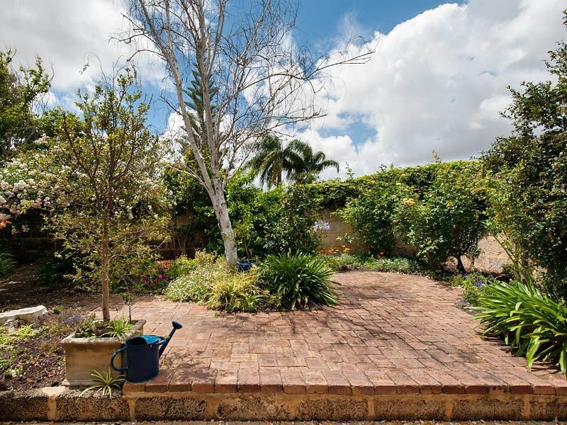 110 Casserly Drive, Leeming WA 6149