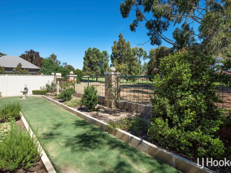 43 Kooralbyn Valley Crescent, Jandakot WA 6164