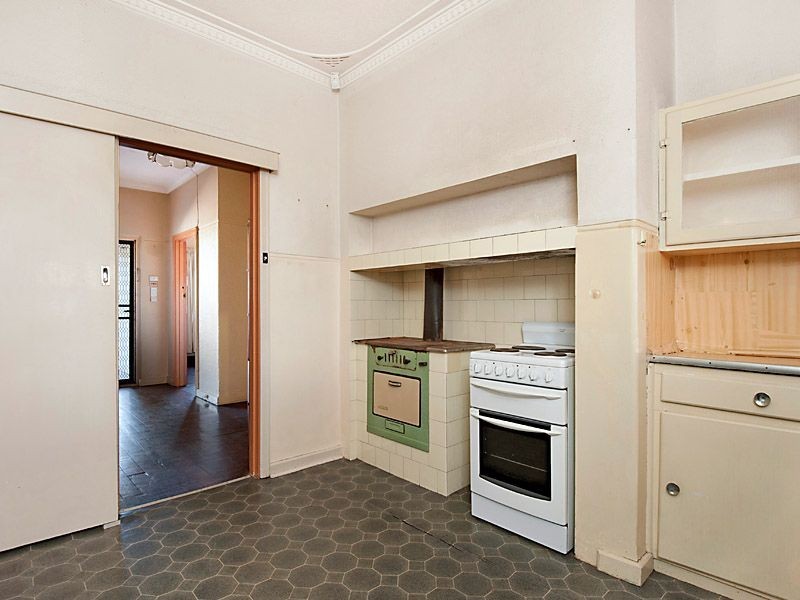 379 Wright Street, Cloverdale WA 6105