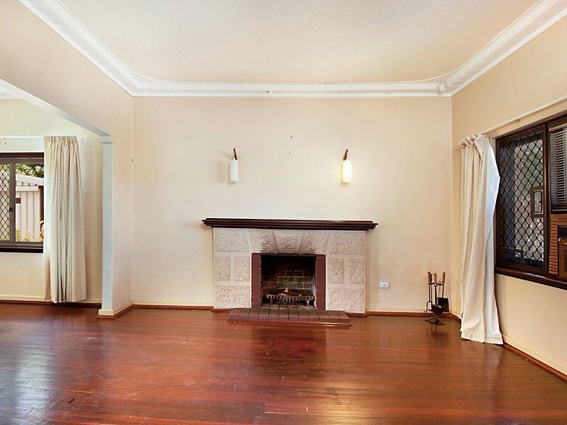 379 Wright Street, Cloverdale WA 6105