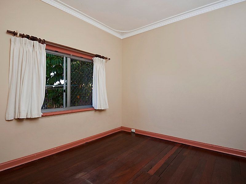 379 Wright Street, Cloverdale WA 6105