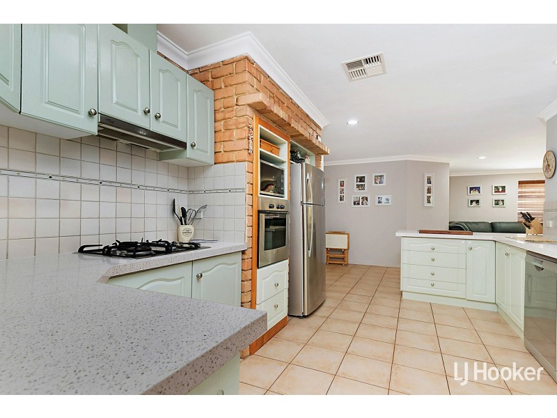 4 Timbrell Way, Leeming WA 6149