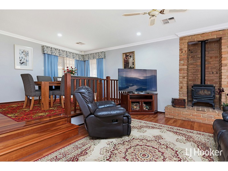 4 Timbrell Way, Leeming WA 6149