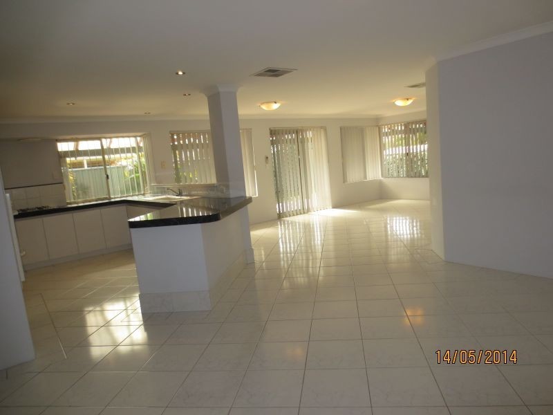 4 Marie Court, Atwell WA 6164