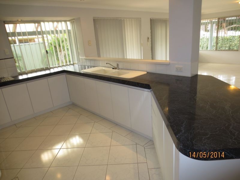 4 Marie Court, Atwell WA 6164