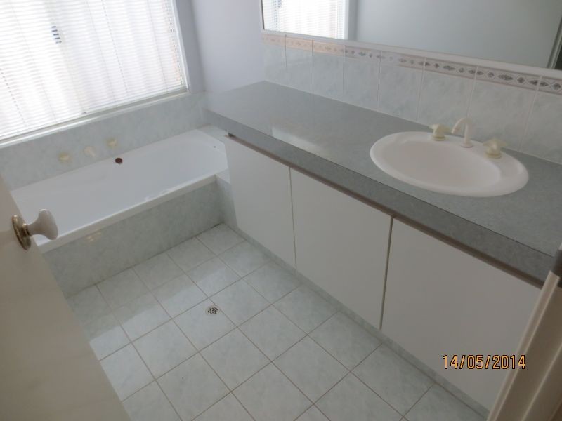 4 Marie Court, Atwell WA 6164