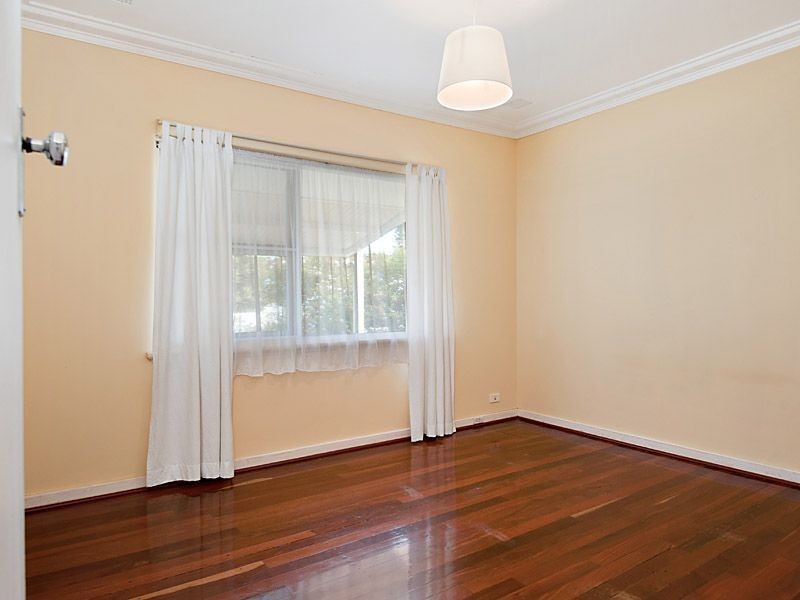 20 Packham Road, Hamilton Hill WA 6163