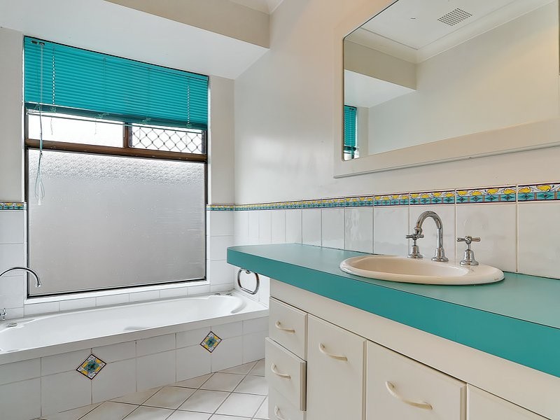 8 Dain Court, Leeming WA 6149