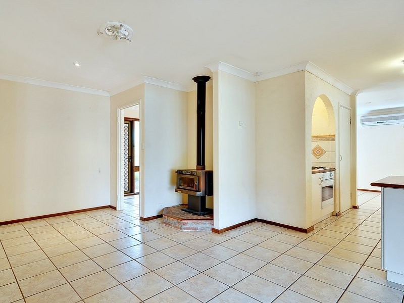 8 Dain Court, Leeming WA 6149