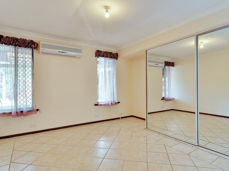 8 Dain Court, Leeming WA 6149