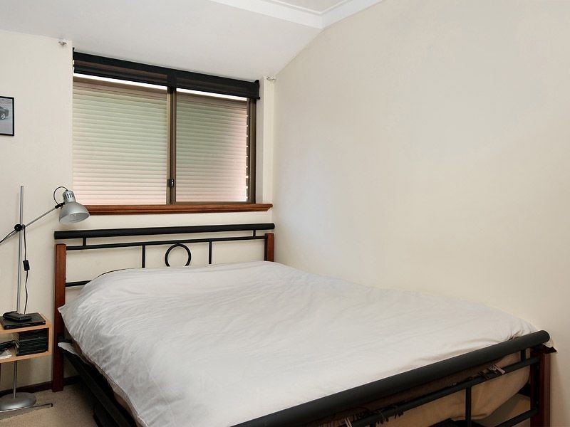 6 Winchester Way, Leeming WA 6149
