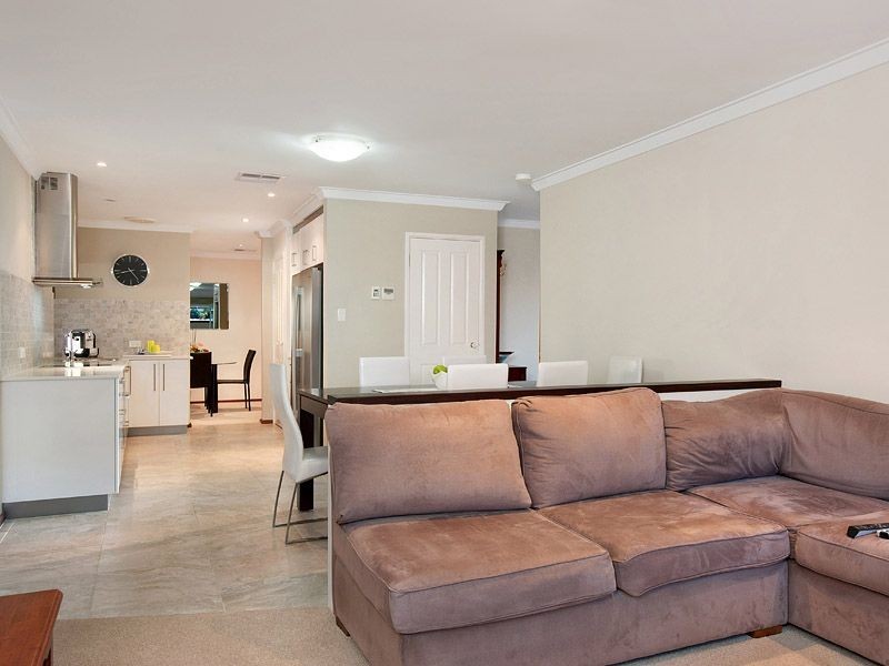 6 Winchester Way, Leeming WA 6149