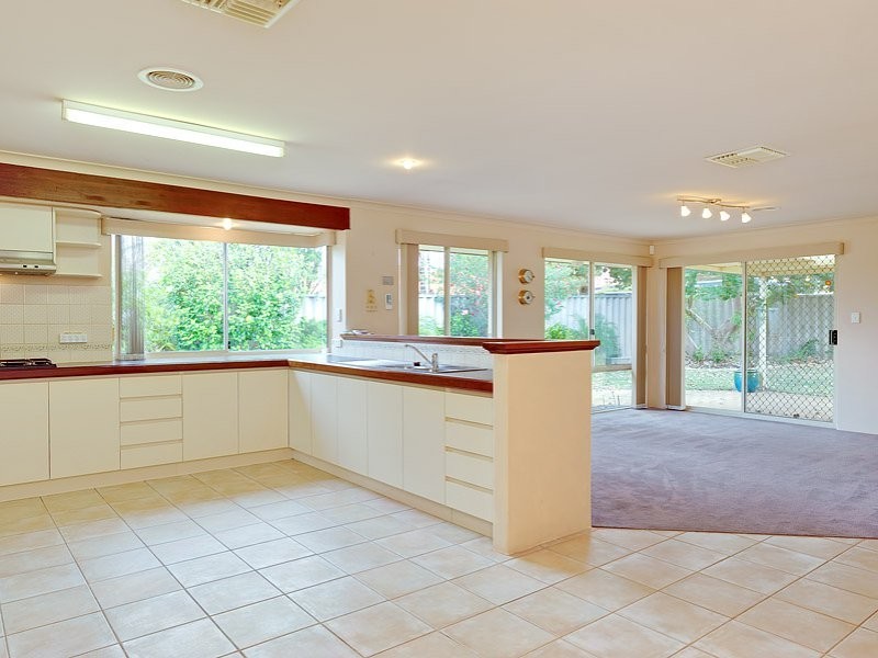 18 Turnbury Park Drive, Jandakot WA 6164