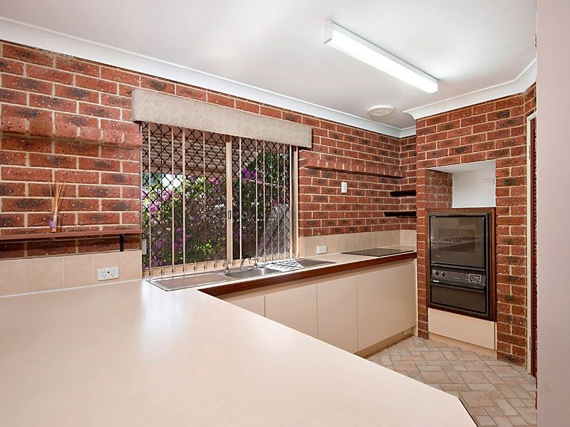 27 Lemon Grove, Seville Grove WA 6112