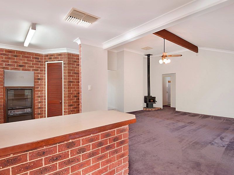 27 Lemon Grove, Seville Grove WA 6112