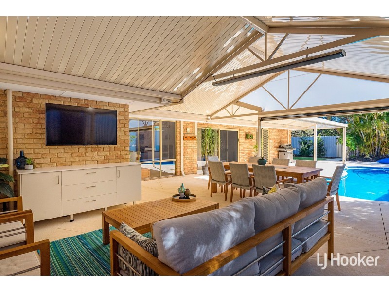 17 Hillock Circle, Leeming WA 6149