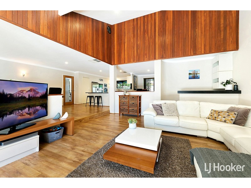 17 Hillock Circle, Leeming WA 6149
