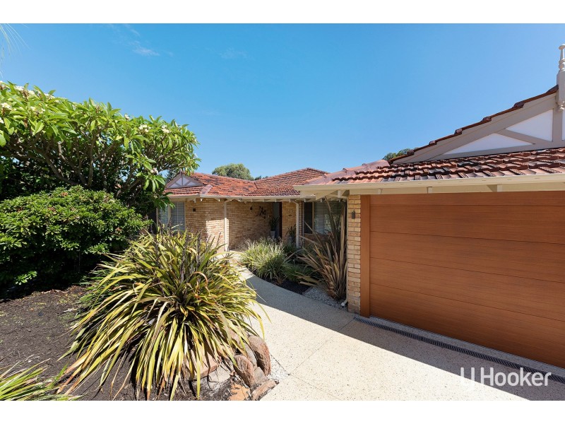 17 Hillock Circle, Leeming WA 6149