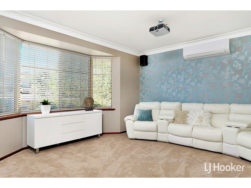 17 Hillock Circle, Leeming WA 6149