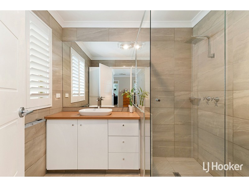 17 Hillock Circle, Leeming WA 6149