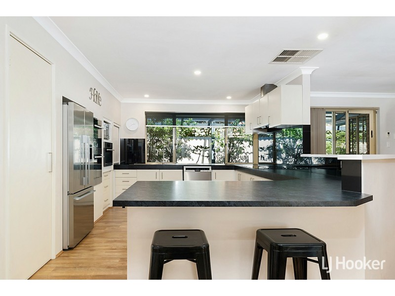 17 Hillock Circle, Leeming WA 6149