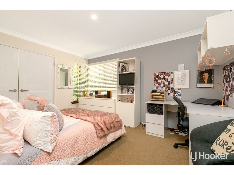 17 Hillock Circle, Leeming WA 6149