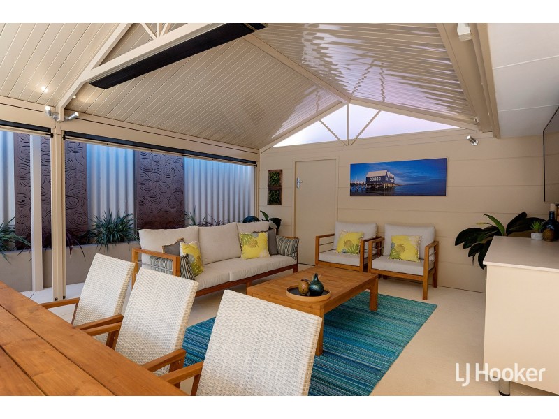 17 Hillock Circle, Leeming WA 6149