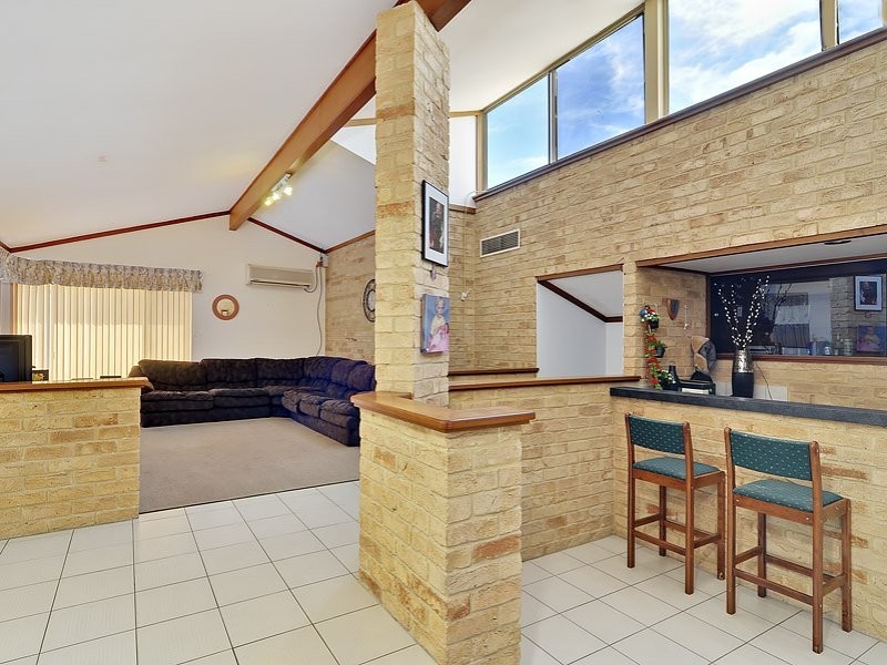 7 Oakland Heights, Leeming WA 6149