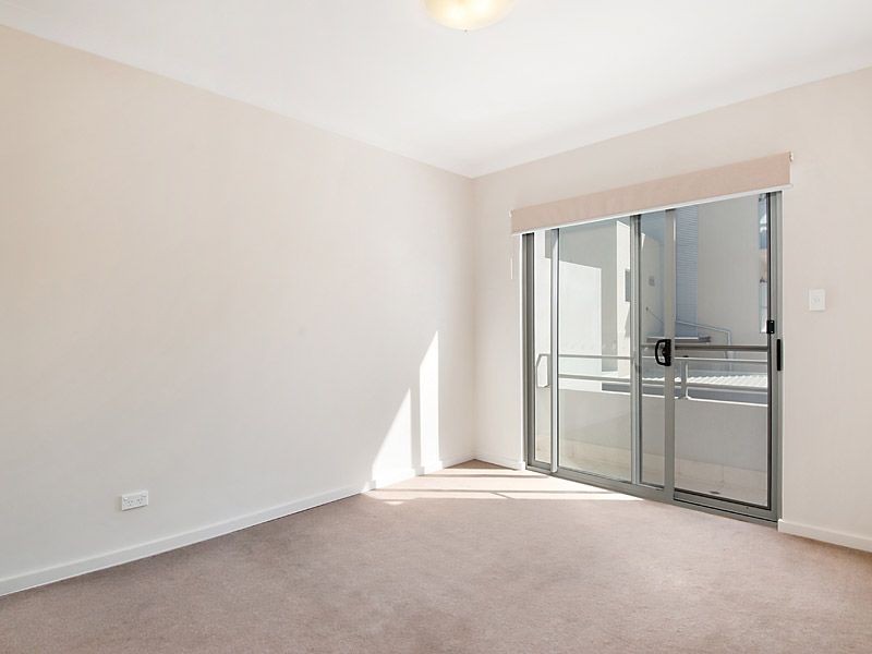 3/11 Pearson Drive, Success WA 6164