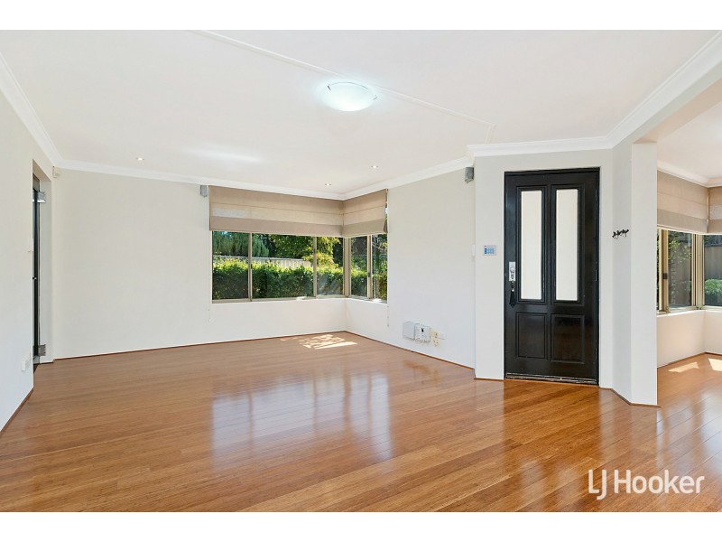 16 McCullock Rise, Bull Creek WA 6149