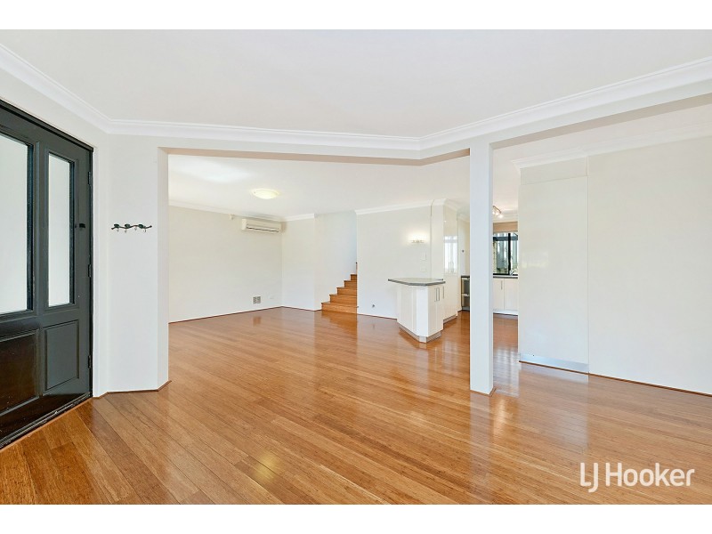 16 McCullock Rise, Bull Creek WA 6149