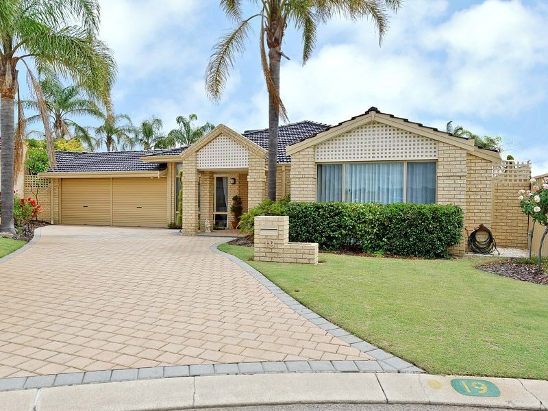 19 Trailridge Turn, Leeming WA 6149