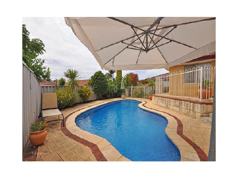13 Rosemont Place, Leeming WA 6149