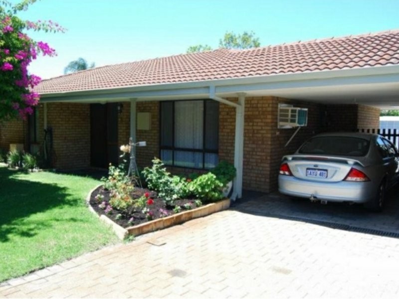8 Warman Court, Leeming WA 6149