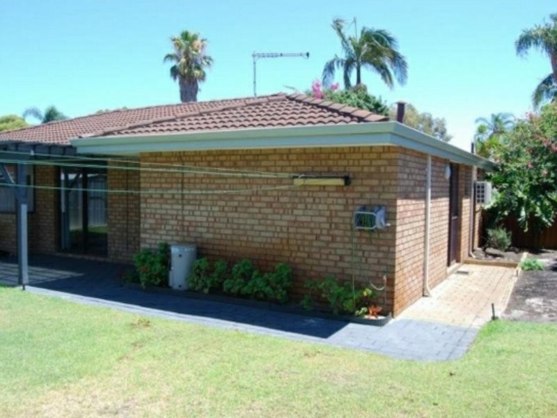 8 Warman Court, Leeming WA 6149
