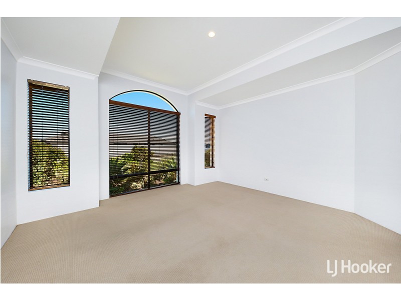 265 Peelwood Parade, Halls Head WA 6210