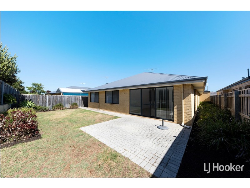 265 Peelwood Parade, Halls Head WA 6210