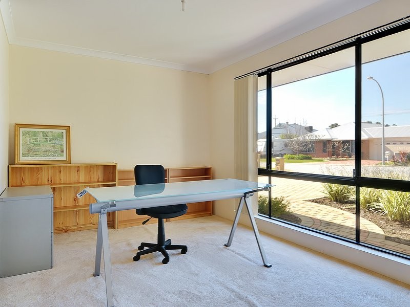 19 Cornell Place, East Cannington WA 6107