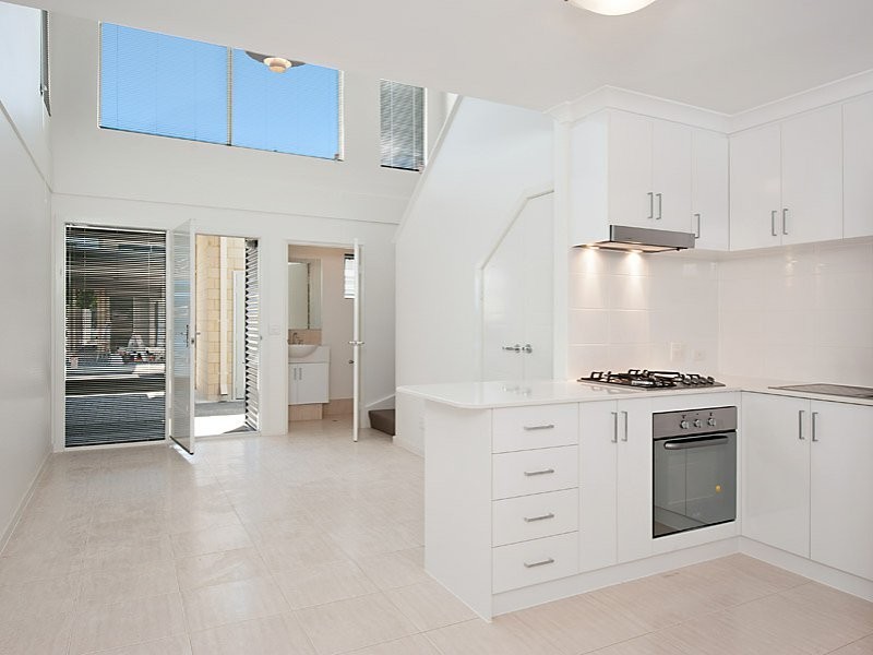 11/21 Bent Street, Cannington WA 6107
