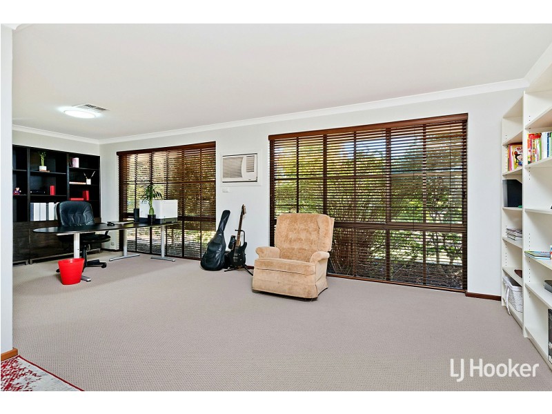 62 Gracechurch Crescent, Leeming WA 6149