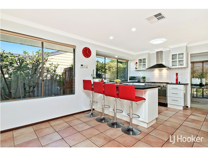 62 Gracechurch Crescent, Leeming WA 6149