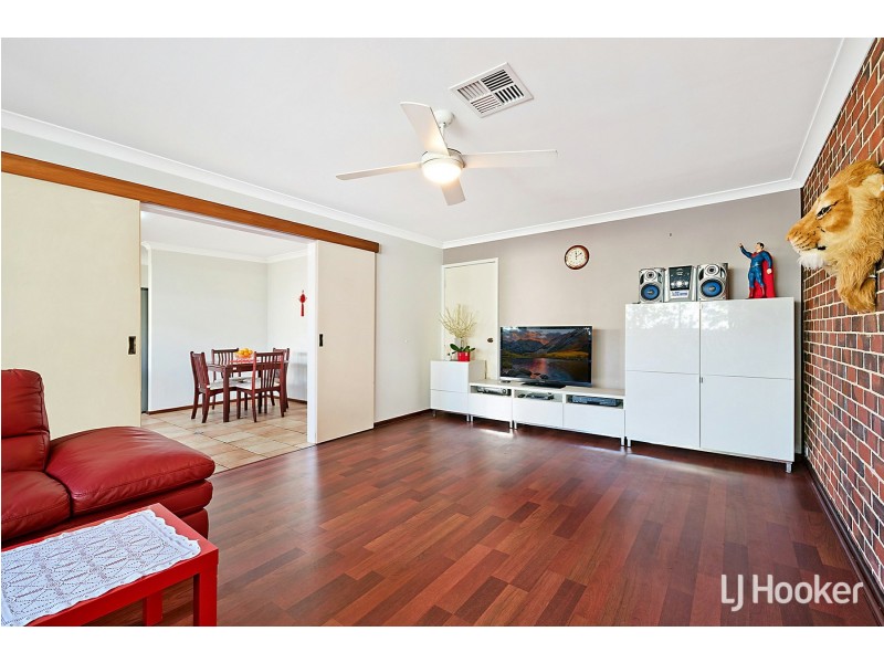 62 Gracechurch Crescent, Leeming WA 6149