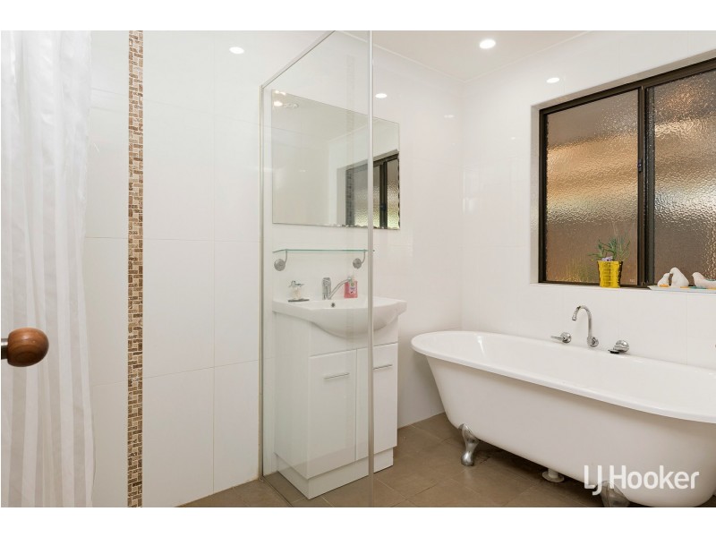 62 Gracechurch Crescent, Leeming WA 6149