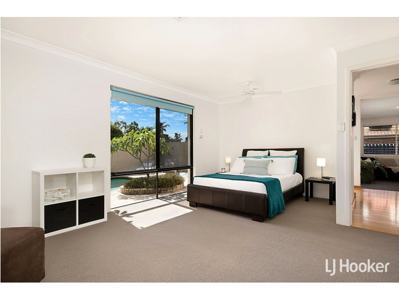 52 Gladstone Road, Leeming WA 6149