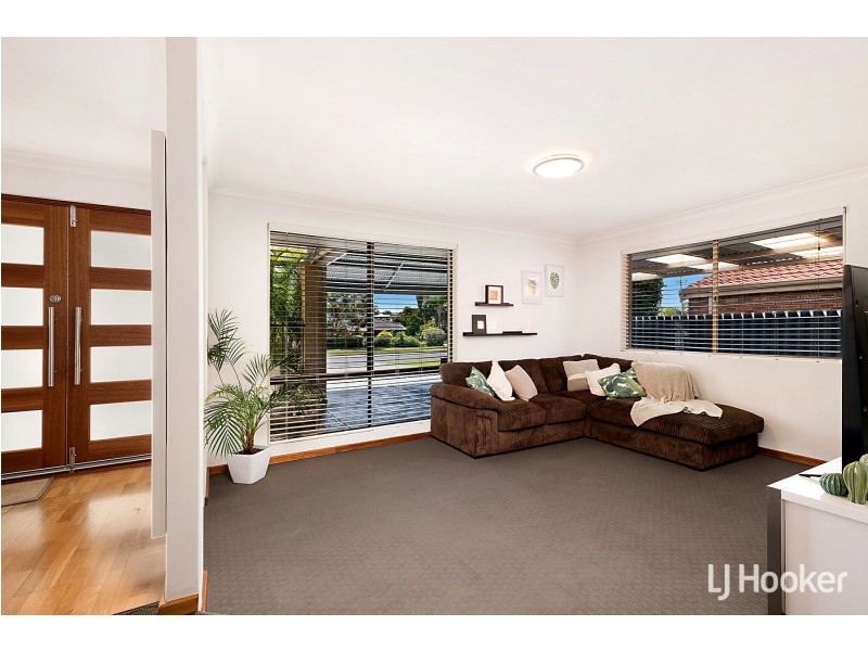 52 Gladstone Road, Leeming WA 6149