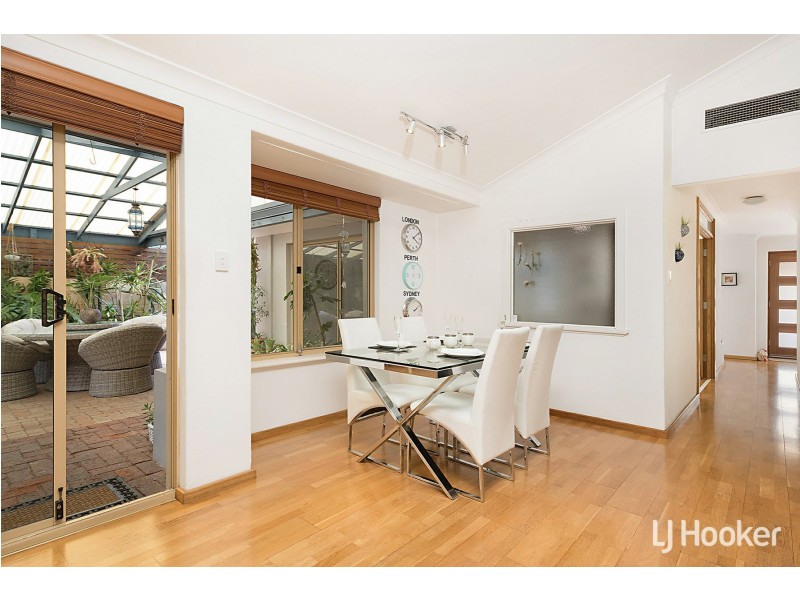 52 Gladstone Road, Leeming WA 6149
