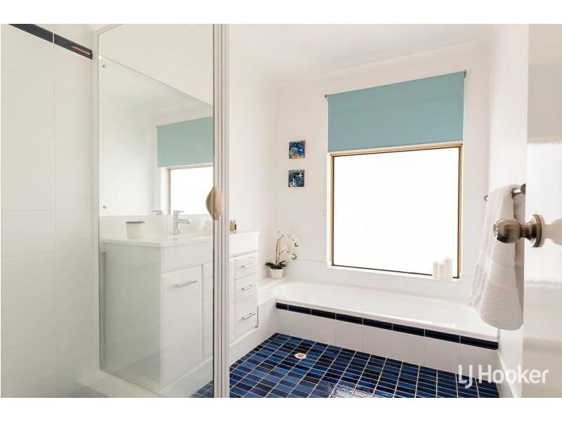 52 Gladstone Road, Leeming WA 6149