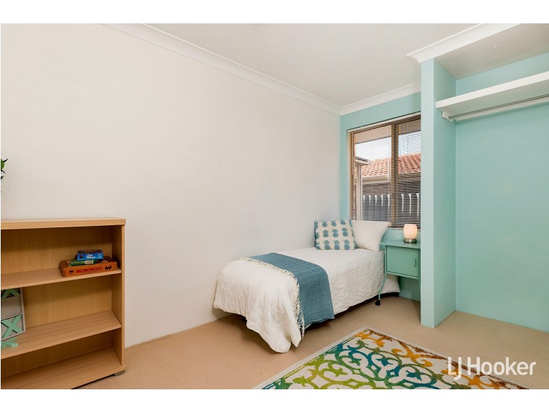 52 Gladstone Road, Leeming WA 6149